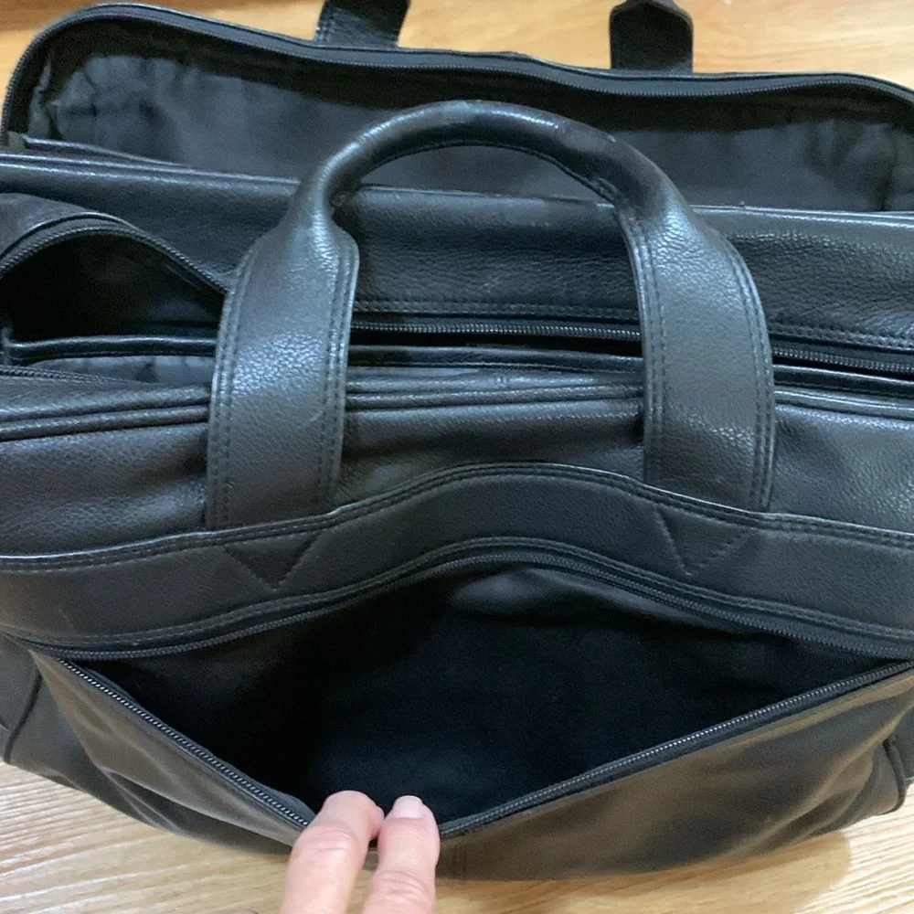 Black Leather Expandable Laptop Briefcase Bag